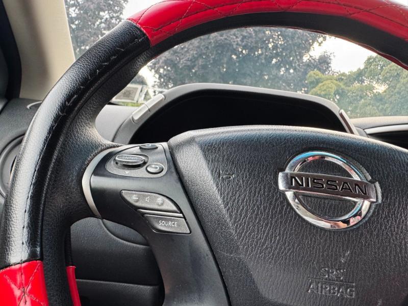 Nissan Pathfinder SV 4WD 2013