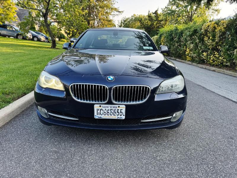 BMW 5-Series 528i 2011