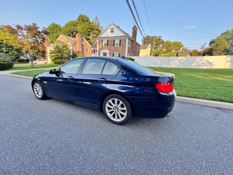 BMW 5-Series 528i 2011