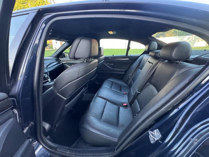 BMW 5-Series 528i 2011