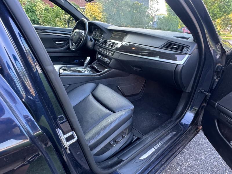 BMW 5-Series 528i 2011