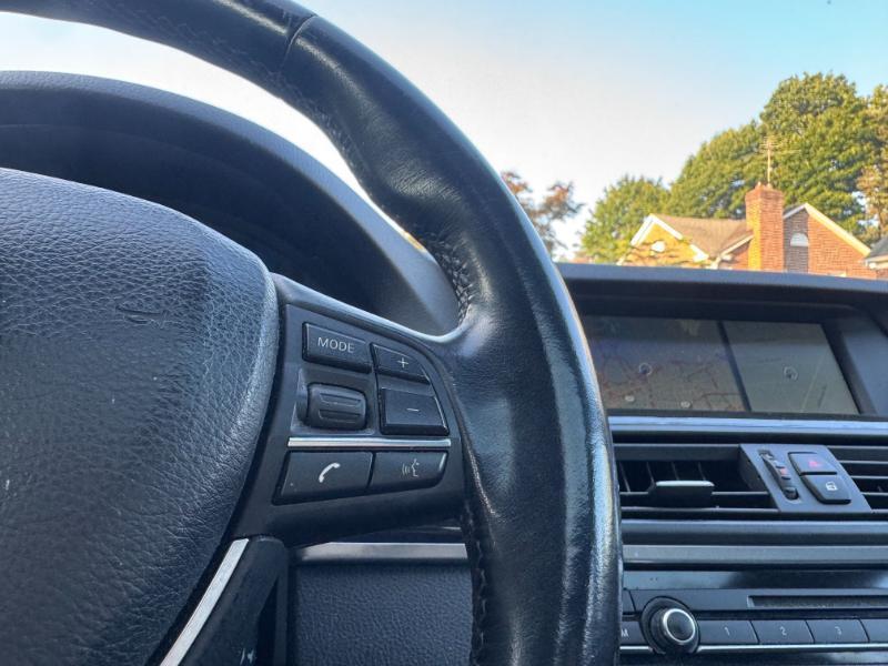BMW 5-Series 528i 2011