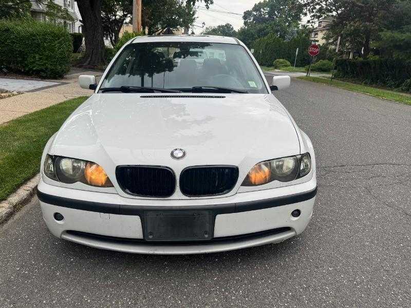 BMW 3-Series 325i Sedan 2005