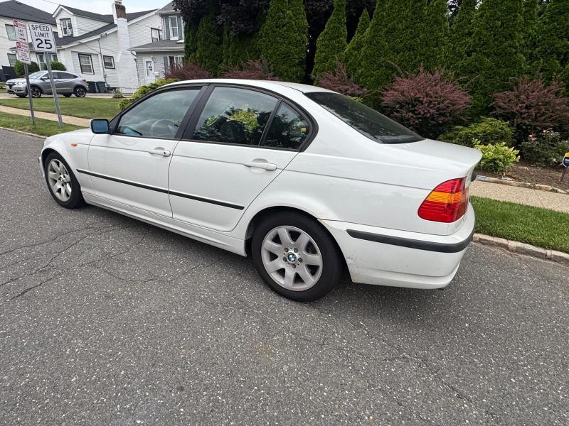 BMW 3-Series 325i Sedan 2005