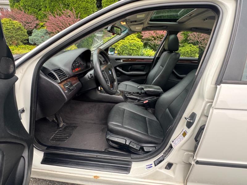 BMW 3-Series 325i Sedan 2005