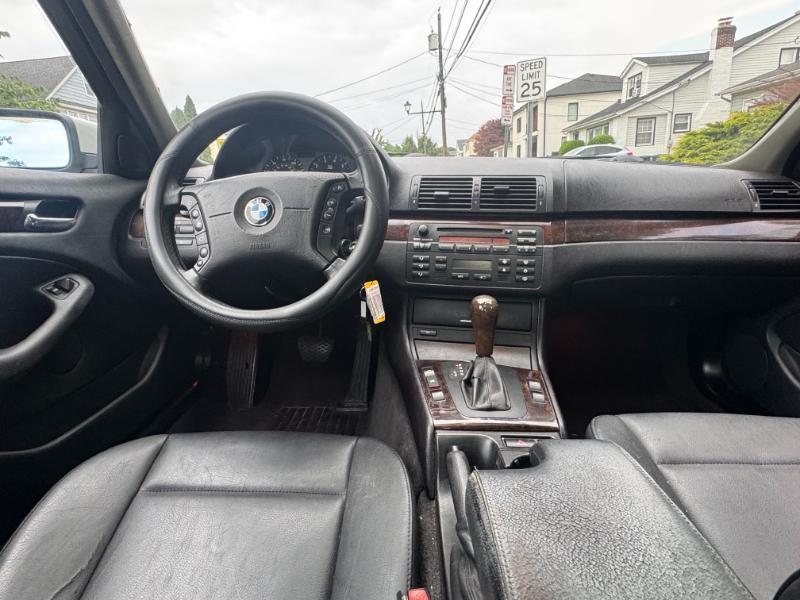 BMW 3-Series 325i Sedan 2005
