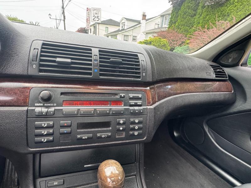 BMW 3-Series 325i Sedan 2005