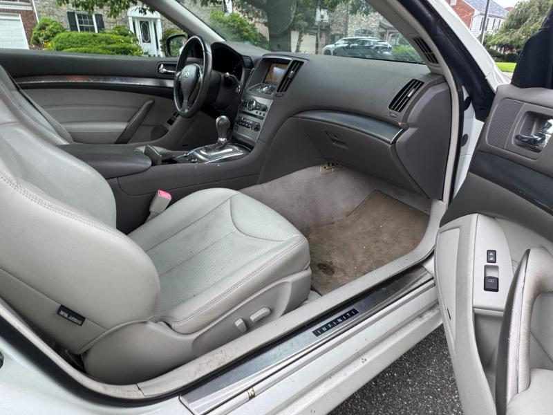 Infiniti G Coupe G37x AWD 2011