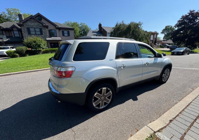 GMC Acadia SLT-2 AWD 2010