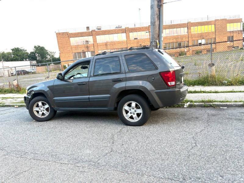 Jeep Grand Cherokee Laredo 4WD 2005