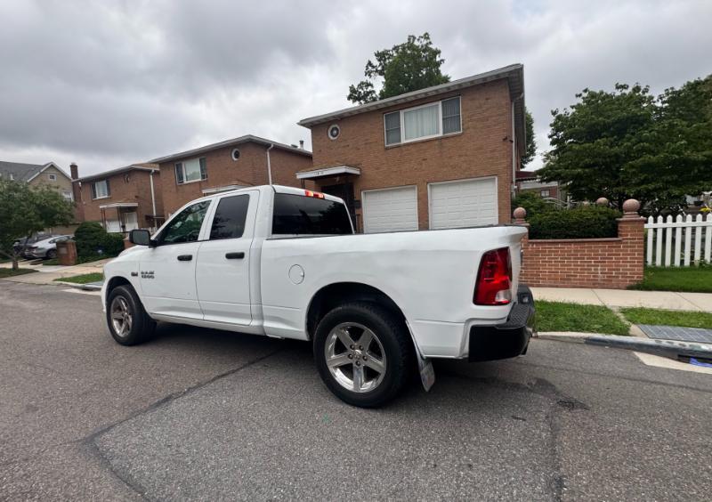 RAM 1500 SLT Quad Cab 4WD 2017