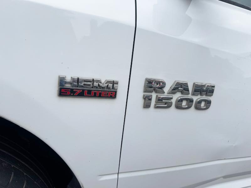 RAM 1500 SLT Quad Cab 4WD 2017