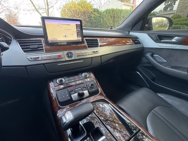 Audi A8 4.2 Quattro 2011