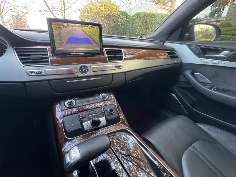 Audi A8 4.2 Quattro 2011
