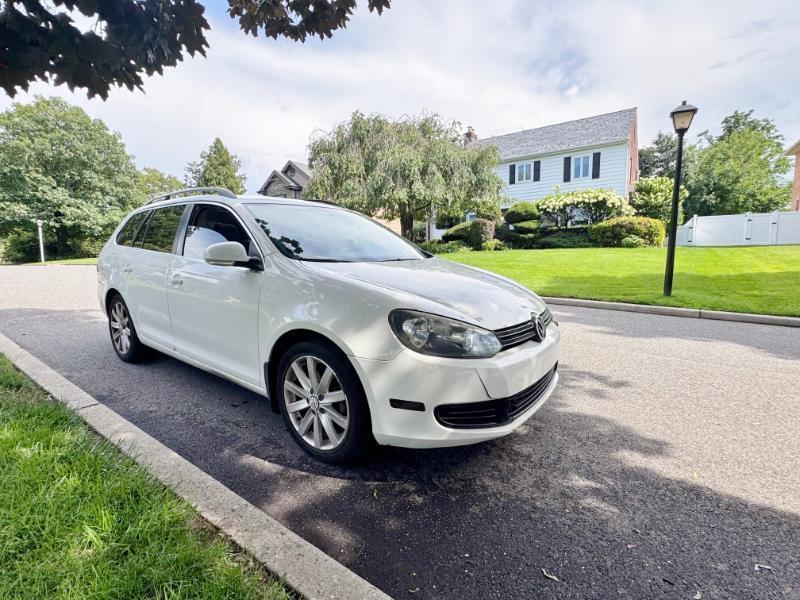 Volkswagen Jetta SportWagen 2.5L SE 2011