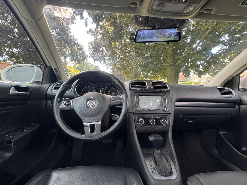 Volkswagen Jetta SportWagen 2.5L SE 2011
