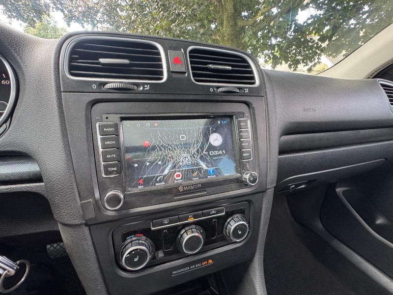 Volkswagen Jetta SportWagen 2.5L SE 2011