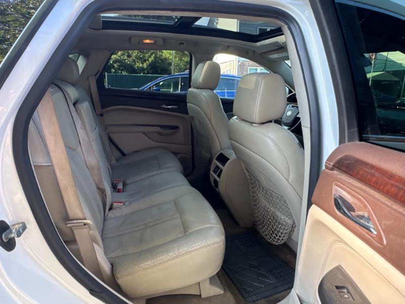 Cadillac SRX Luxury AWD 2012