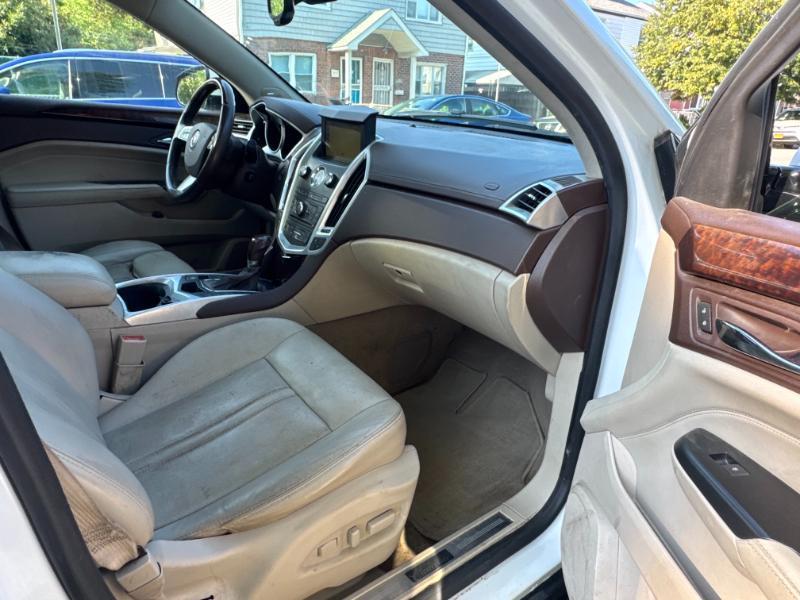 Cadillac SRX Luxury AWD 2012