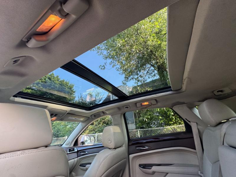 Cadillac SRX Luxury AWD 2012