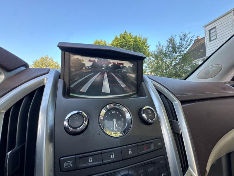 Cadillac SRX Luxury AWD 2012