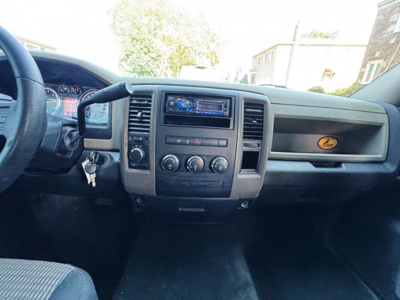 RAM 1500 SLT Quad Cab 4WD 2012
