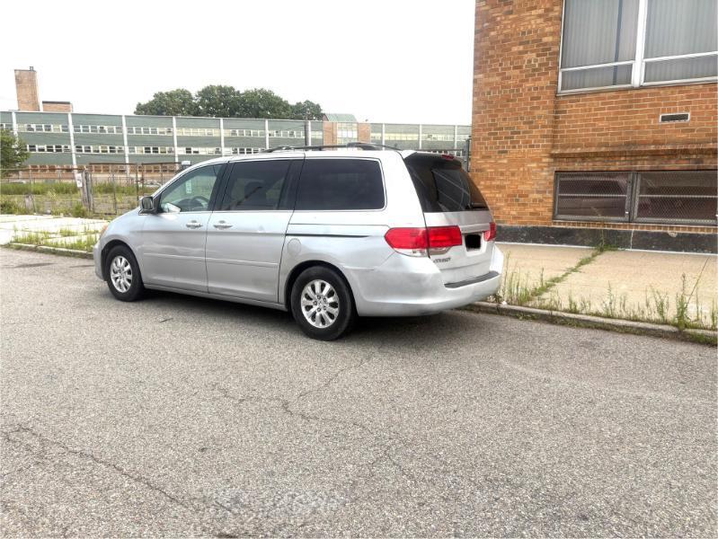 Honda Odyssey EX-L w/ DVD and Navigation 2010