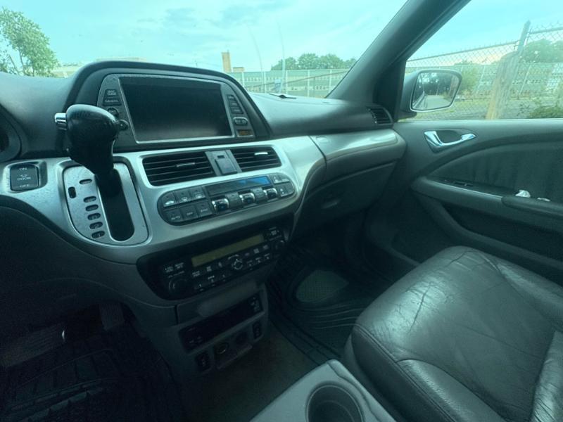 Honda Odyssey EX-L w/ DVD and Navigation 2010
