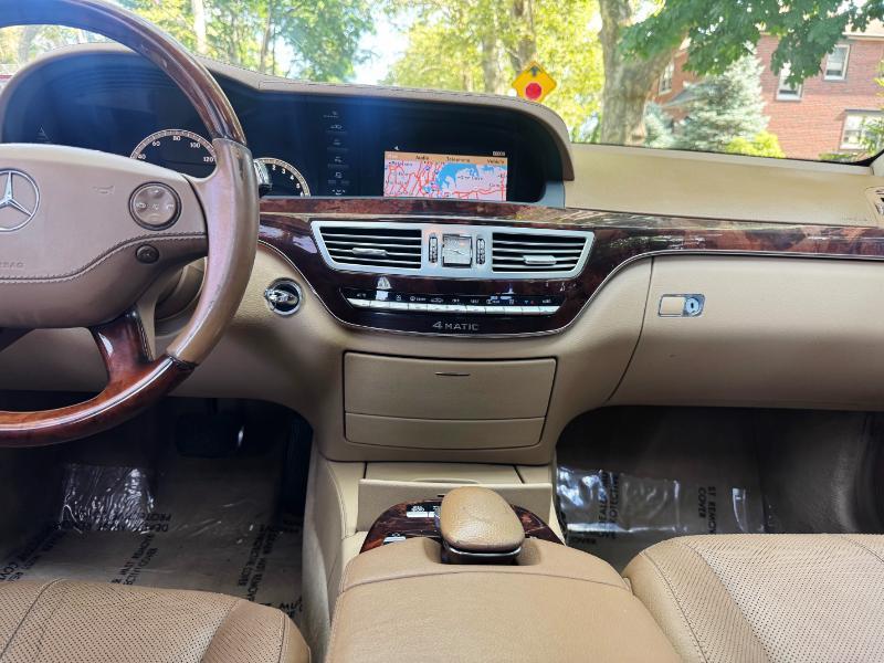 Mercedes-Benz S-Class S550 2008