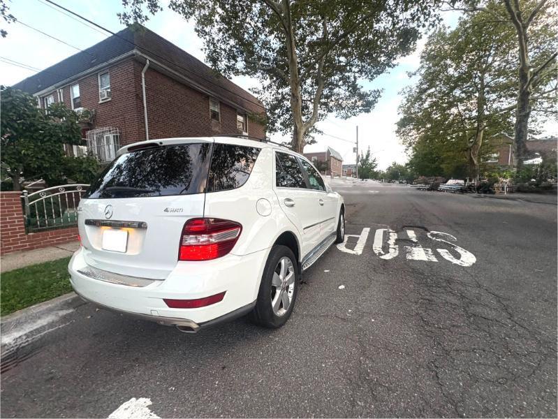 Mercedes-Benz M-Class ML350 4MATIC 2011