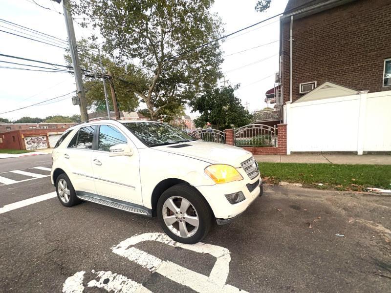 Mercedes-Benz M-Class ML350 4MATIC 2011