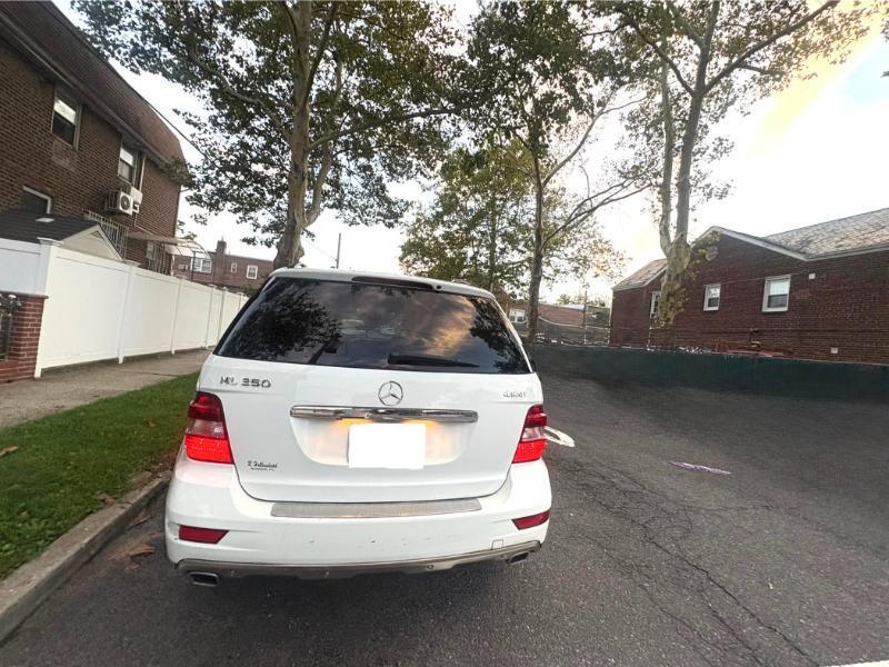 Mercedes-Benz M-Class ML350 4MATIC 2011
