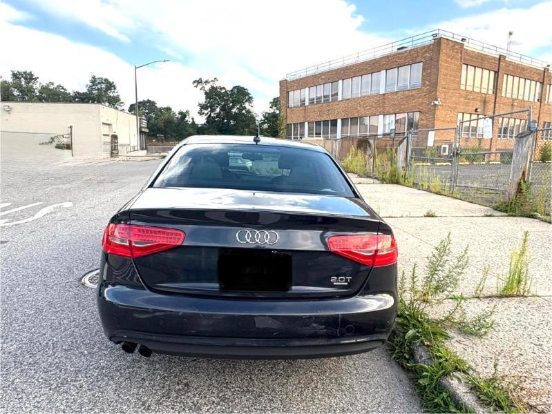 Audi A4 2.0T Sedan quattro Tiptronic 2013