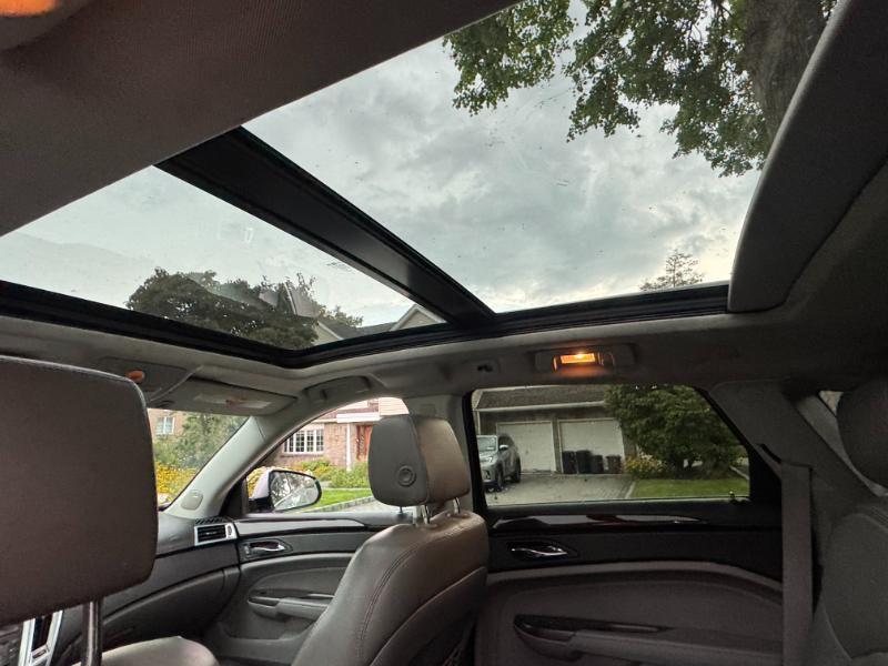 Cadillac SRX Luxury AWD 2012