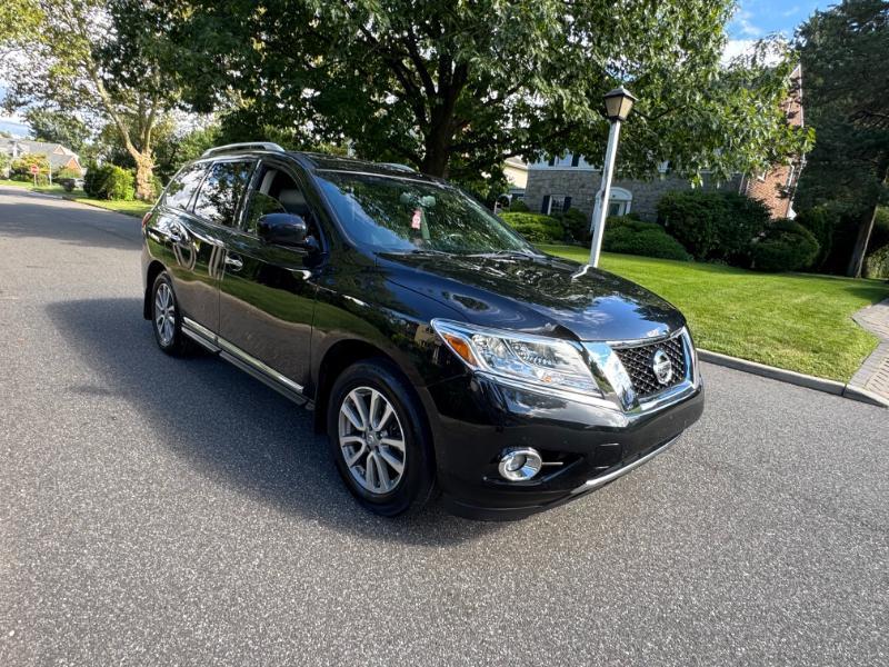 Nissan Pathfinder SV 4WD 2015