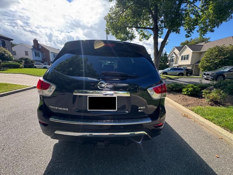 Nissan Pathfinder SV 4WD 2015