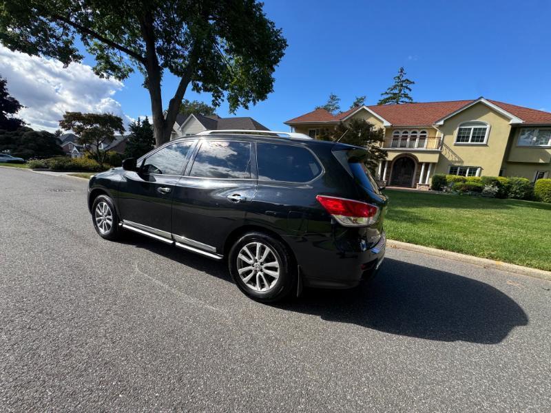 Nissan Pathfinder SV 4WD 2015
