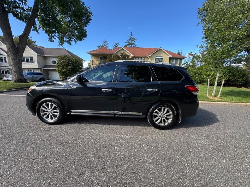 Nissan Pathfinder SV 4WD 2015