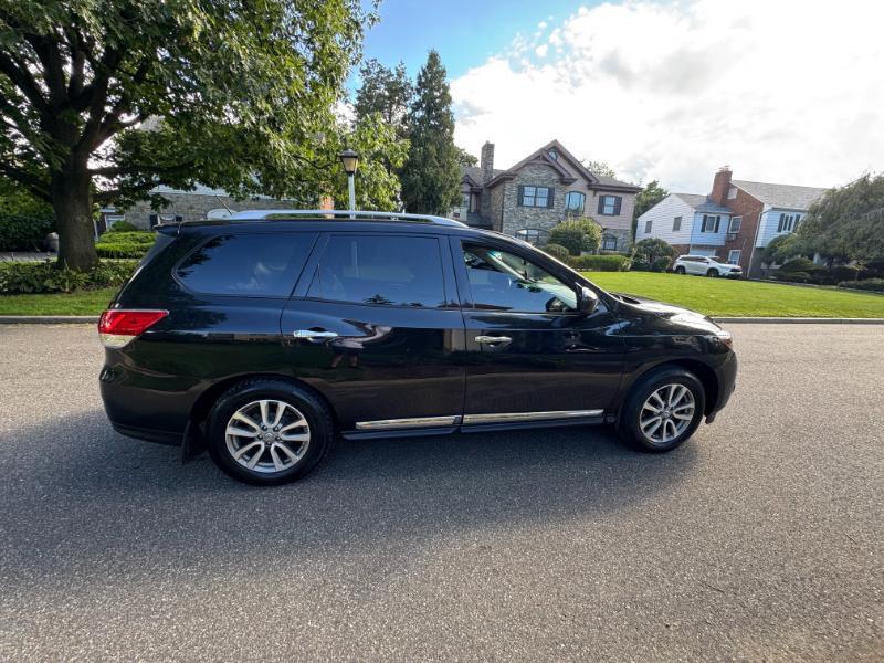 Nissan Pathfinder SV 4WD 2015