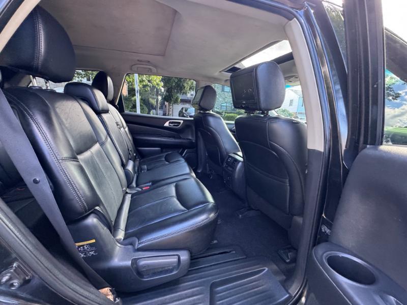 Nissan Pathfinder SV 4WD 2015