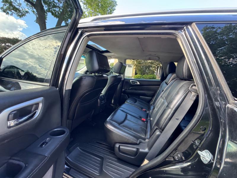 Nissan Pathfinder SV 4WD 2015
