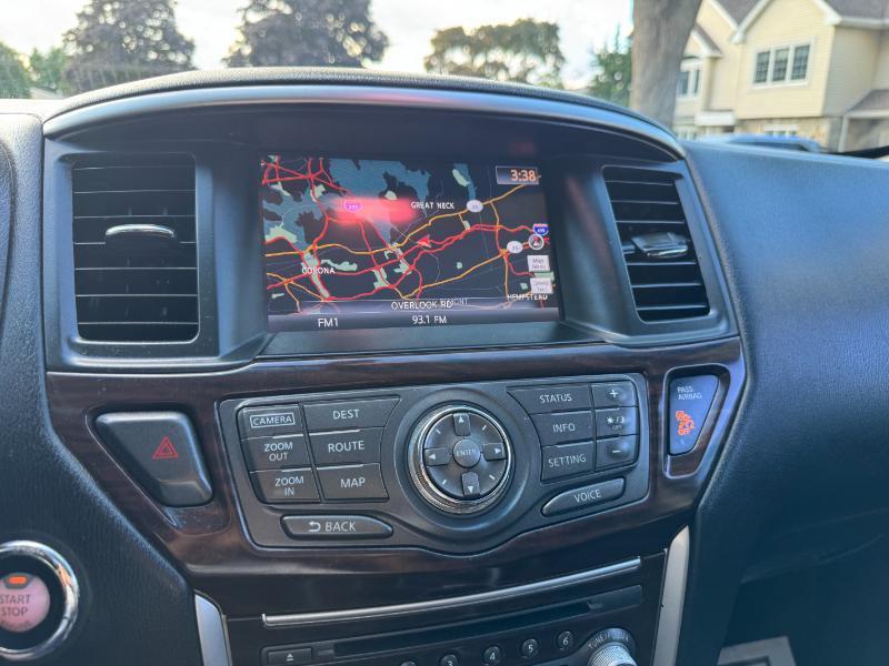 Nissan Pathfinder SV 4WD 2015
