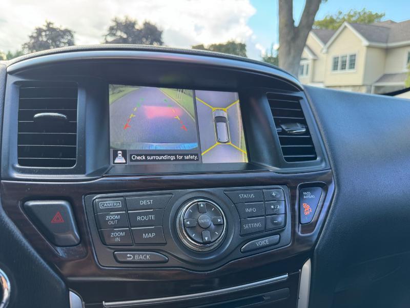 Nissan Pathfinder SV 4WD 2015