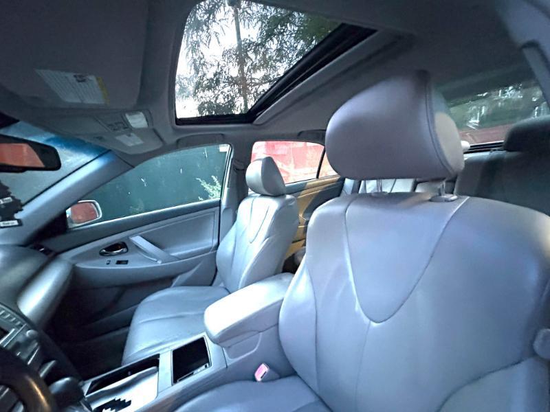 Toyota Camry Hybrid Sedan 2007