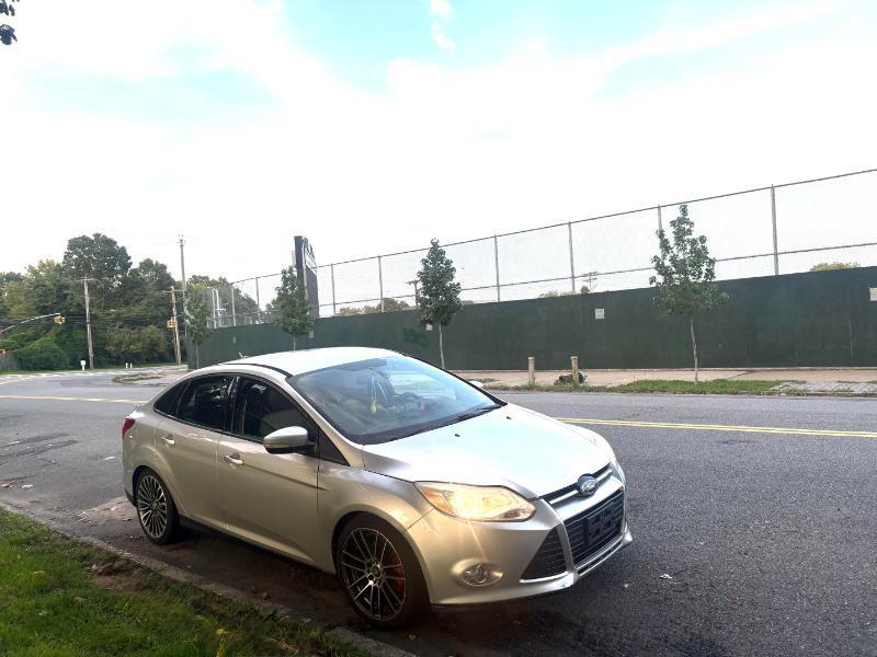 Ford Focus SE Sedan 2014