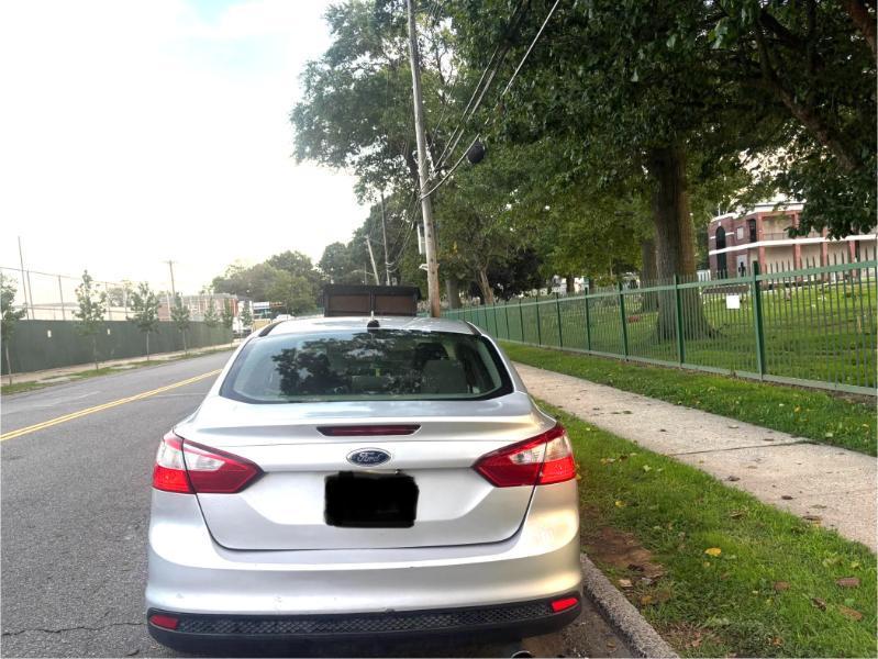 Ford Focus SE Sedan 2014