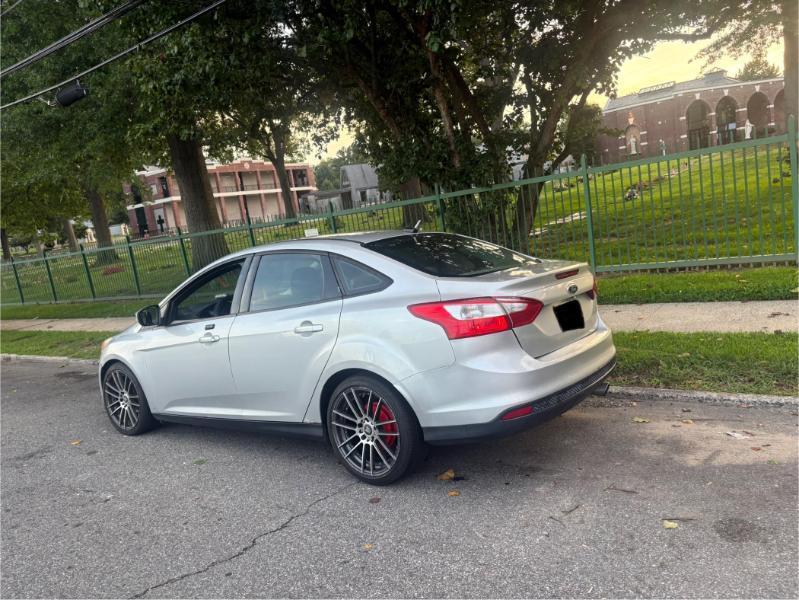 Ford Focus SE Sedan 2014