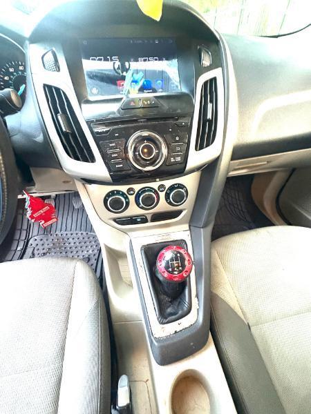 Ford Focus SE Sedan 2014