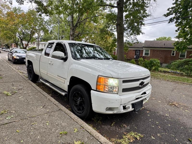 Chevrolet Silverado 1500 Work Truck Ext. Cab Long Box 4WD 2009
