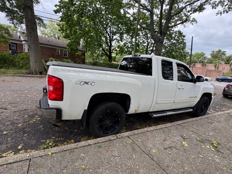Chevrolet Silverado 1500 Work Truck Ext. Cab Long Box 4WD 2009